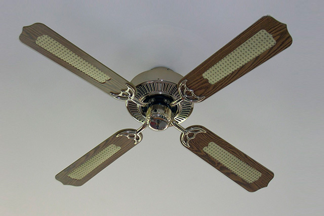 ventilador-de-techo La iluminación LED se destaca por su eficiencia energética, pero aún se pueden implementar ciertos consejos para maximizar su ahorro y reducir aún más el consumo.